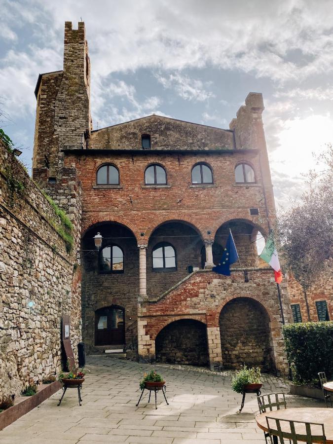 La Casa Nel Castello E Il Giardino Segreto Villa Suvereto Exterior photo